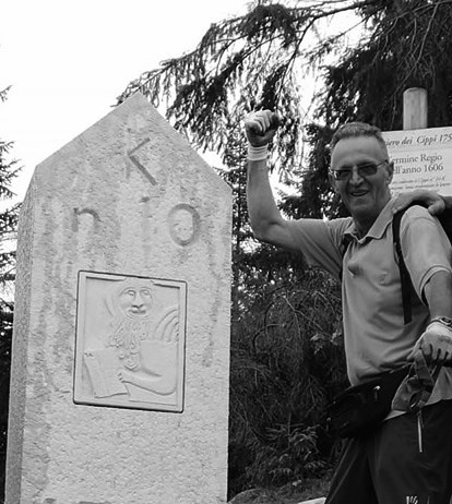 foto di Egidio Fontana con cippo